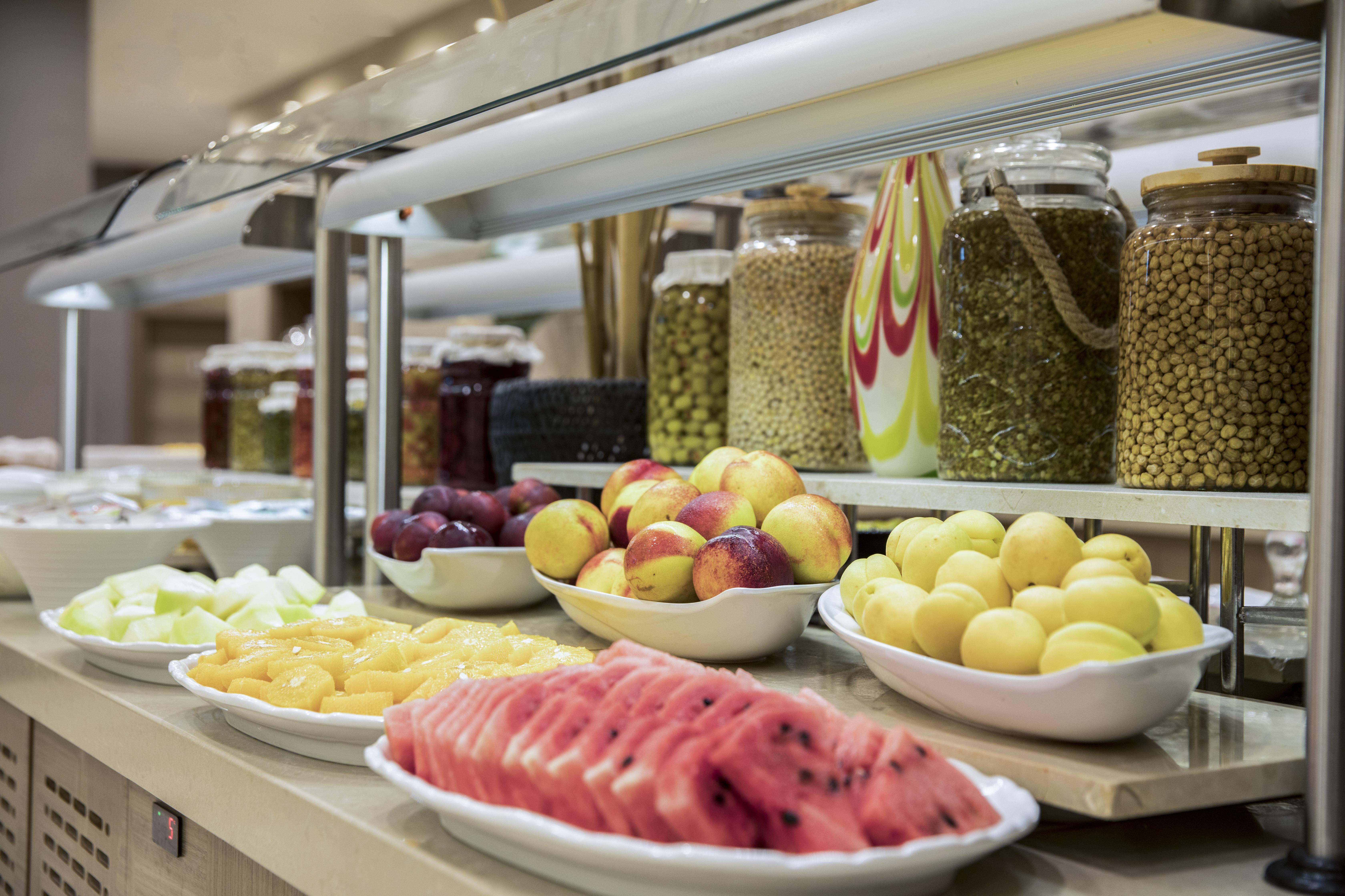Clarion Hotel Golden Horn Provincia di Provincia di Istanbul Esterno foto A salad bar