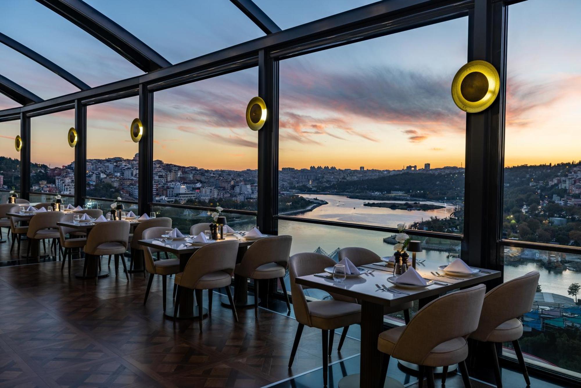Clarion Hotel Golden Horn Provincia di Provincia di Istanbul Esterno foto The View