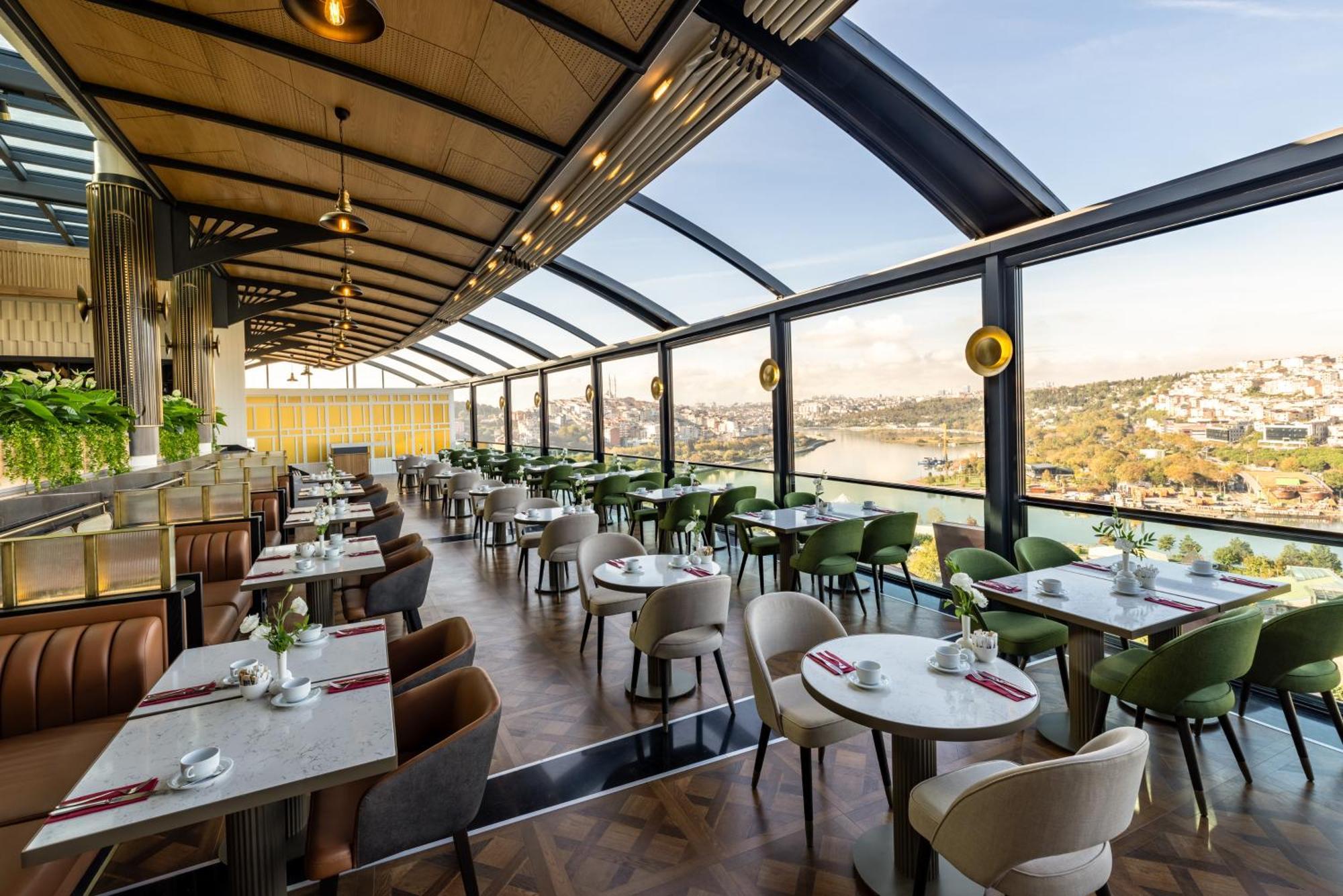 Clarion Hotel Golden Horn Provincia di Provincia di Istanbul Esterno foto The Sky Bar