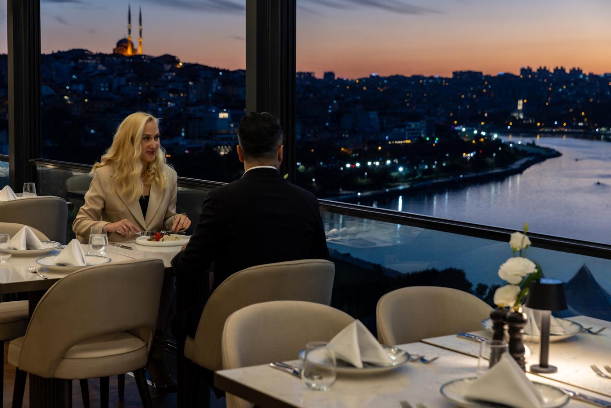 Clarion Hotel Golden Horn Provincia di Provincia di Istanbul Esterno foto The Bosphorus Restaurant
